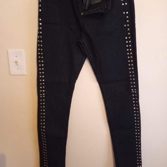 Jeans - Picture 2 of 8